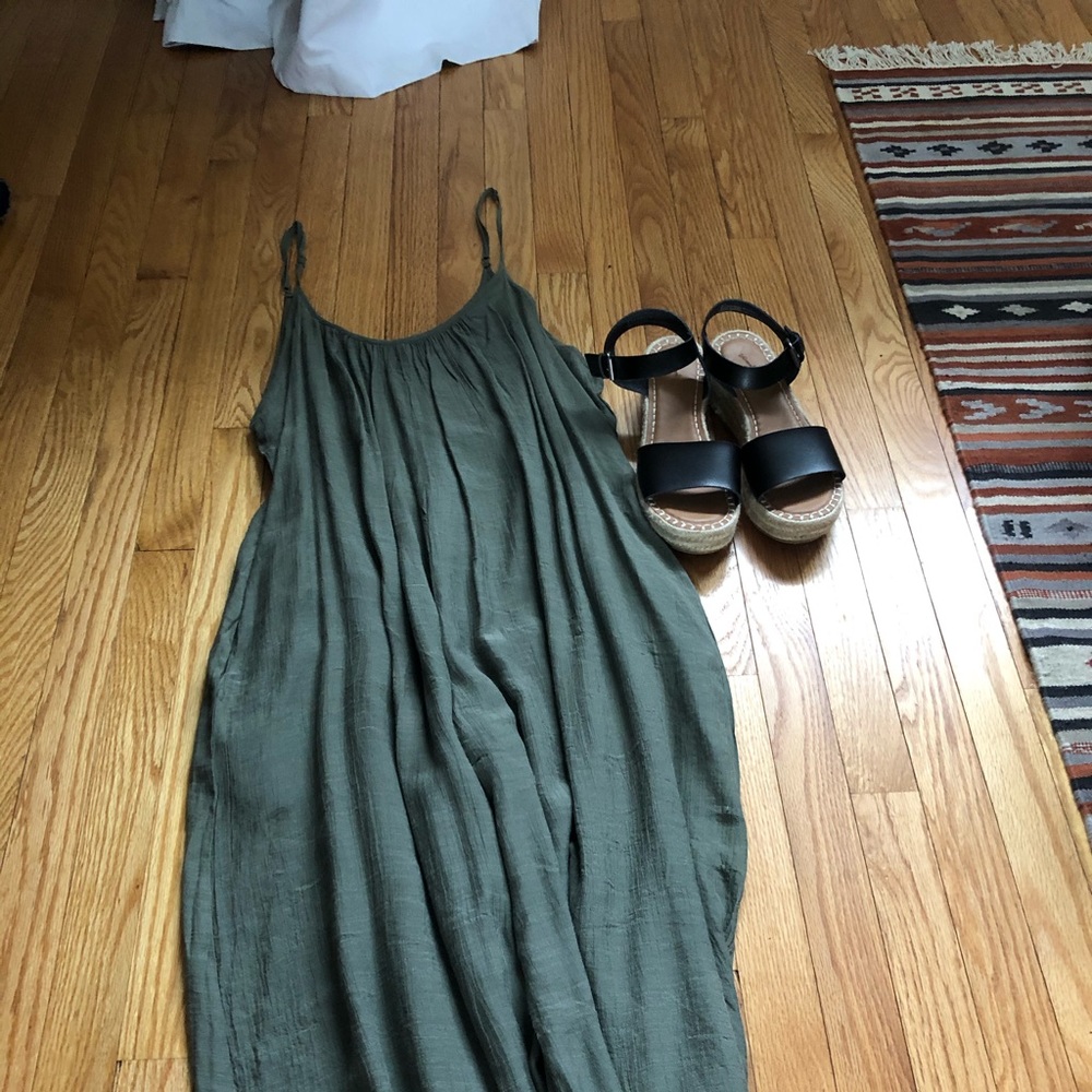 Flowy linen jumpsuit/romper